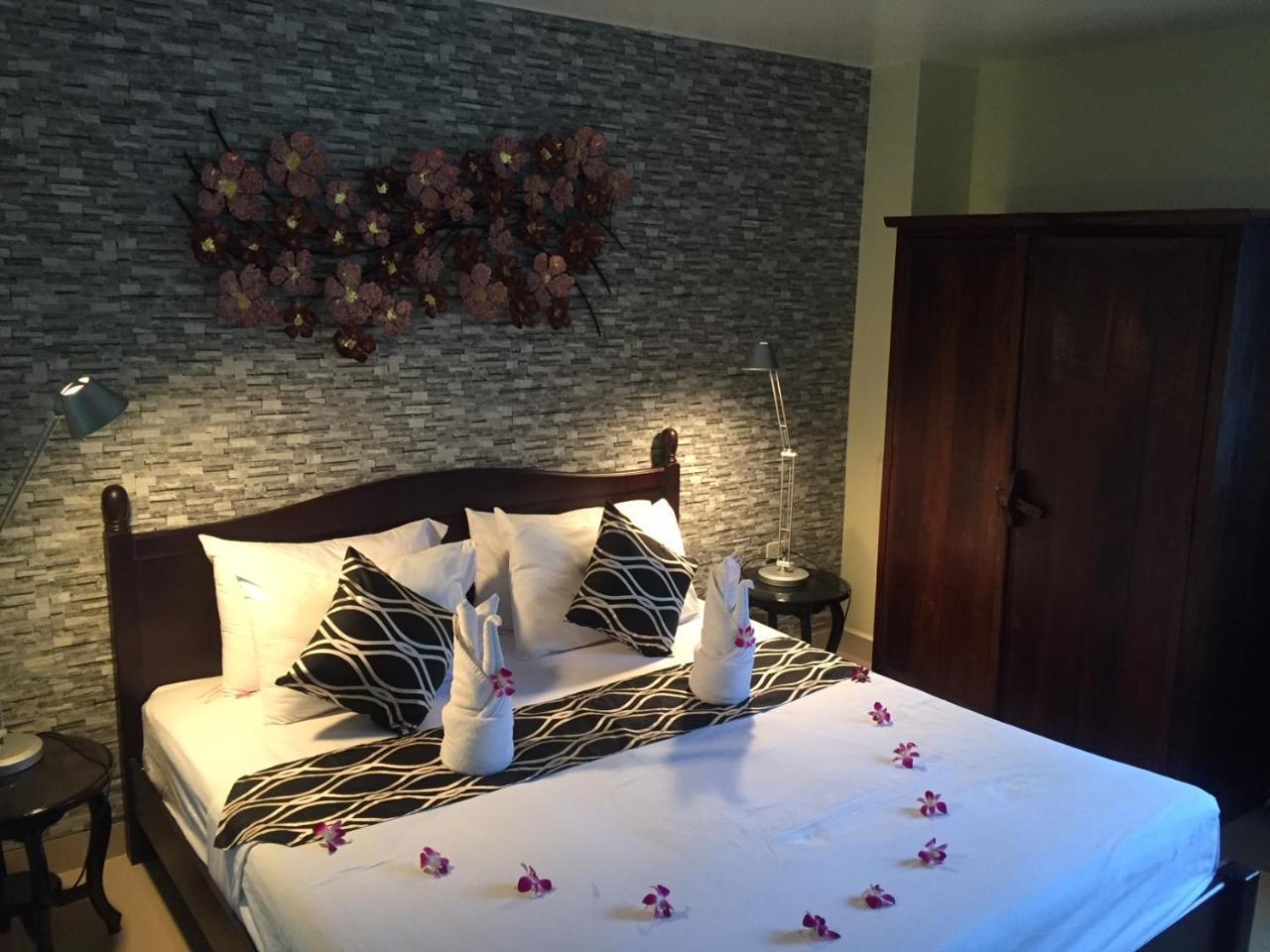Fong Kaew And Baan Nang Fa Guesthouse Patong Εξωτερικό φωτογραφία